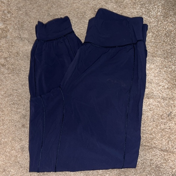 Lululemon LOT - 3 tops and 5 pants various styles!!! - Picture 7 of 9